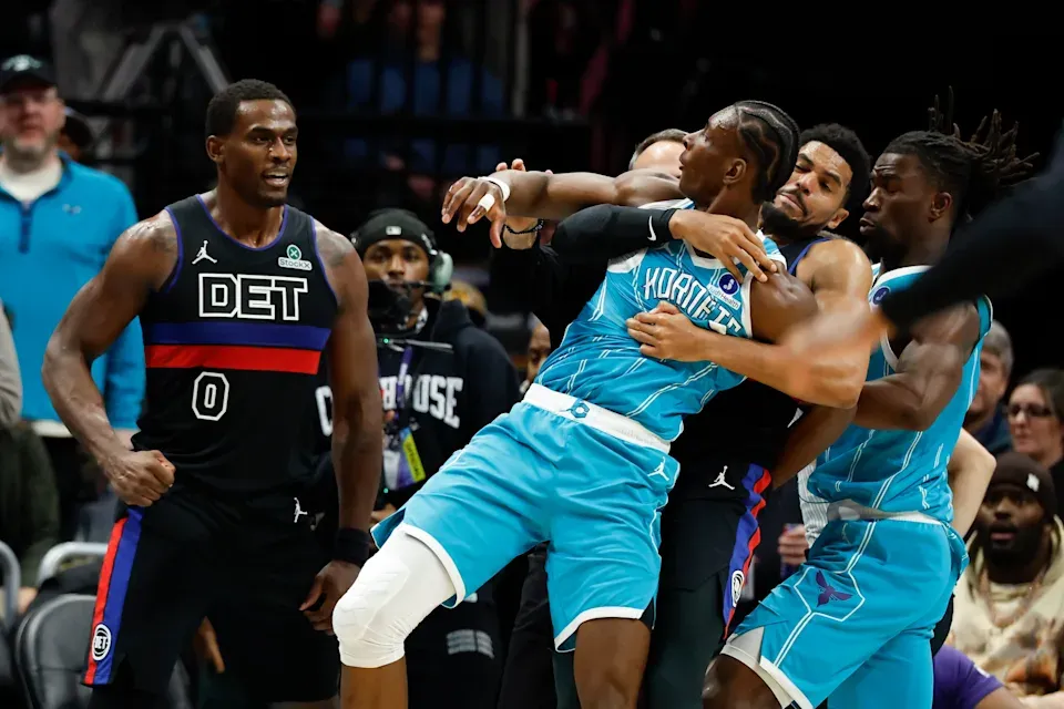 Caos en la NBA: Pistons vs Hornets termina en pelea masiva y expulsiones – Análisis y Apuestas